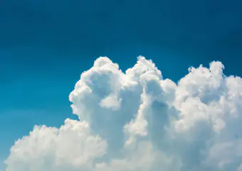 Ingress-Nginx udfases i marts 2026: Sådan migrerer du til Gateway API og Cilium Gateway